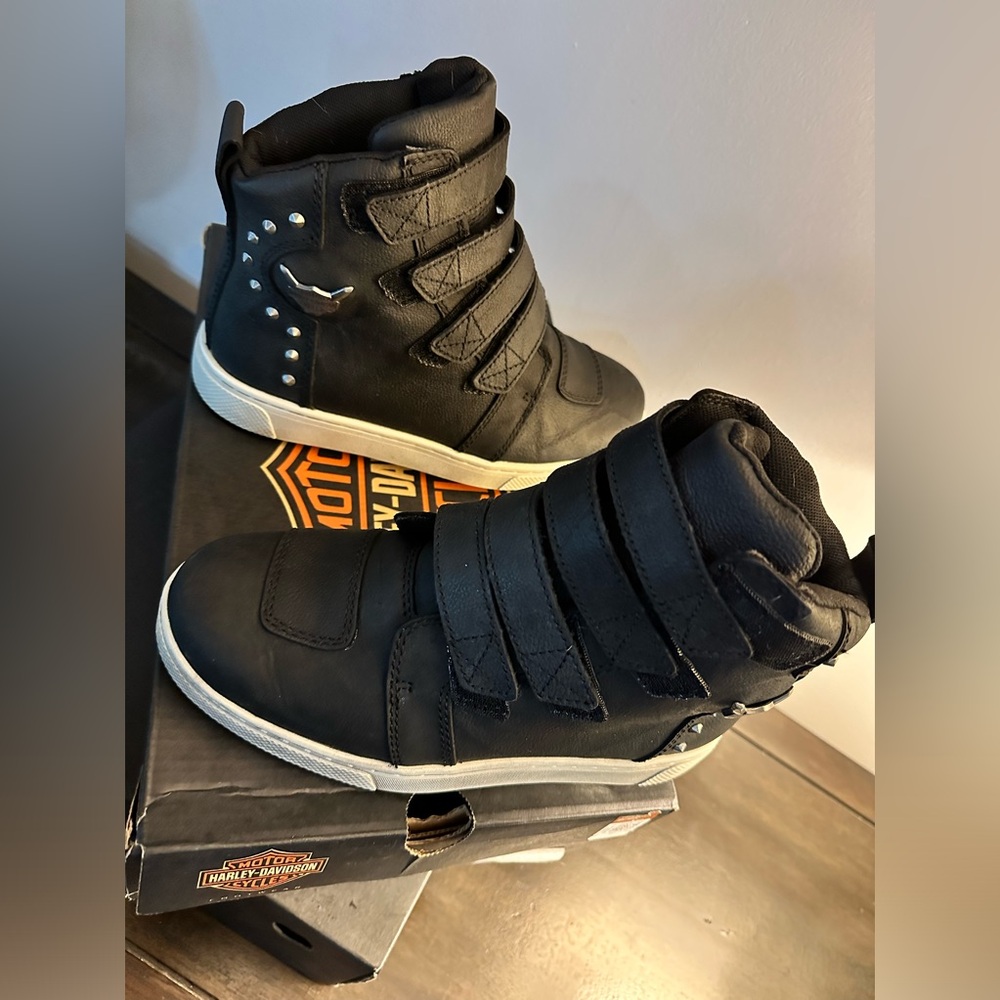 Harley Davidson Bateman brand new never worn SZ 6 (these run small)